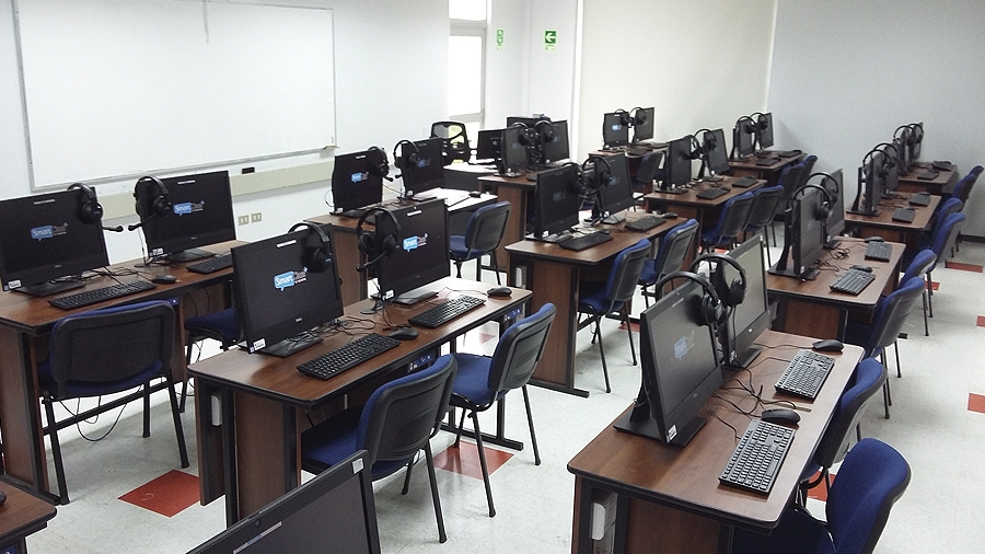 Laboratorio de Idiomas de 24 puestos en la Universidad de la Frontera en Temuco
